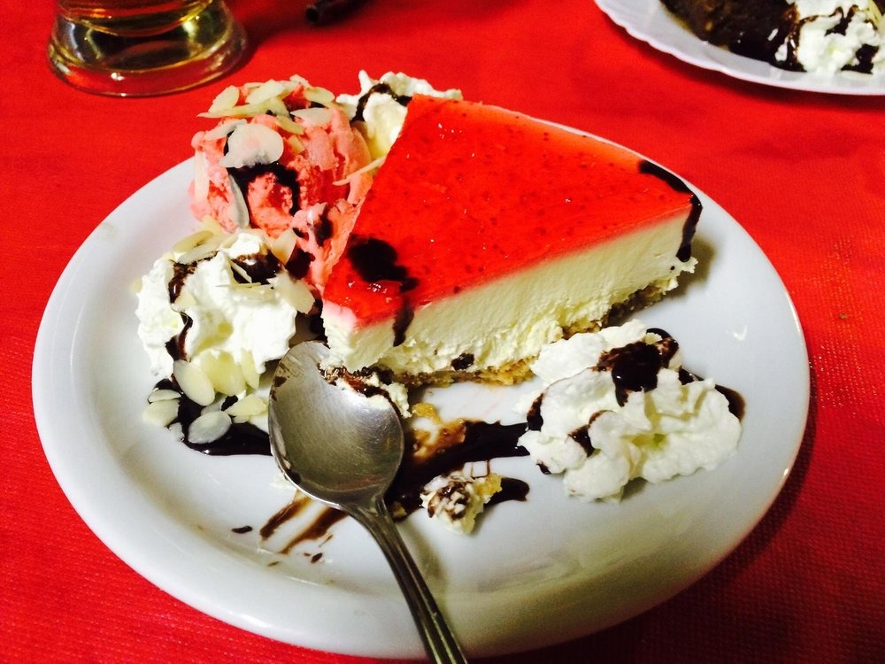 Postre de la casa servido en O Meraklis